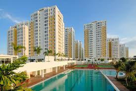 Cạn tiền, DN nhà đất đi chung xe, góp tiền tiếp khách